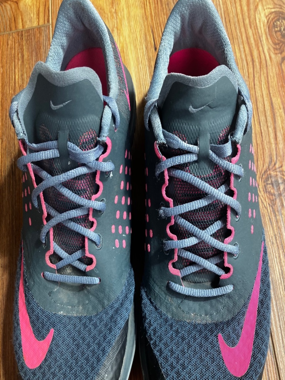 NIKE Women’s Fit Sole Lite Run 2 Gray & Pink Running Shoe Sneakers 8.5 Trendy!